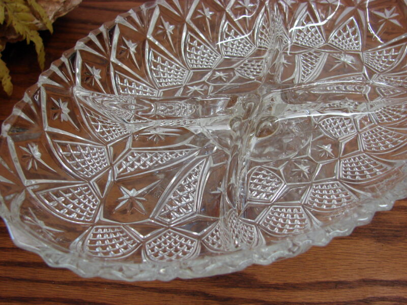 Vintage Oval Pedestal Mayell Queen Anne Clear Glass Divided Tidbit Relish Tray, Moose-R-Us.Com Antiques Collectibles Log Cabin Decor
