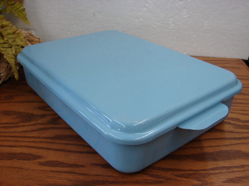 Vintage Sky Blue Mirro Aluminum Snap Lid Cake Pan Baking Lasagna 9 x 13&#8243;, Moose-R-Us.Com Antiques Collectibles Log Cabin Decor