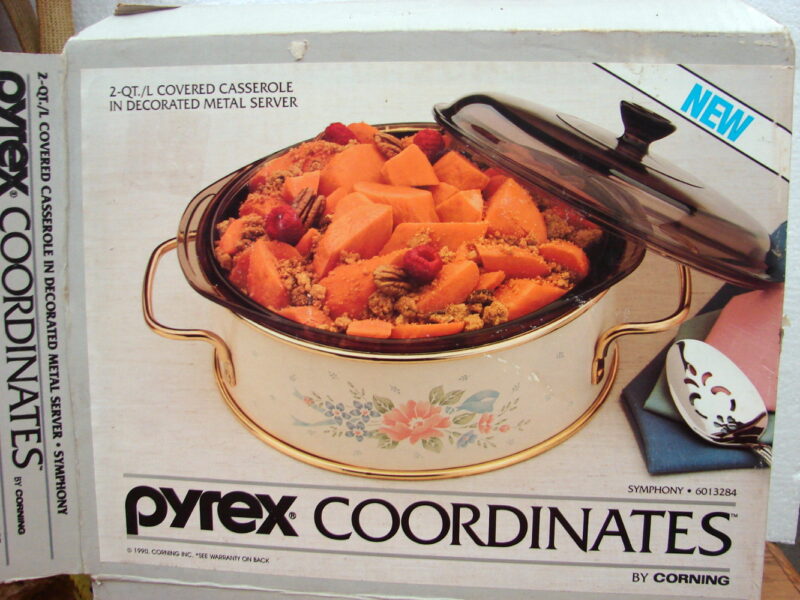 Corning Coordinates PYREX 2 Qt 024 Casserole Dish w/ Lid in Metal Symphony Carrier, Moose-R-Us.Com Antiques Collectibles Log Cabin Decor