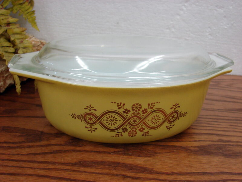 Vintage PYREX Promotional Golden Wreath Gold Accent Casserole #043 /w Lid, Moose-R-Us.Com Antiques Collectibles Log Cabin Decor