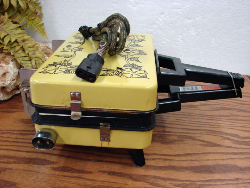 Vintage Superlectric Super Six Electric Teflon 6 Donut Baker Yellow Floral #166T, Moose-R-Us.Com Antiques Collectibles Log Cabin Decor