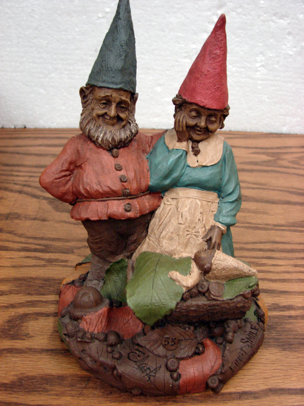 Retired Tom Clark Gnome First Smile Pecan Resin Figurine 1991 Cairn Studios