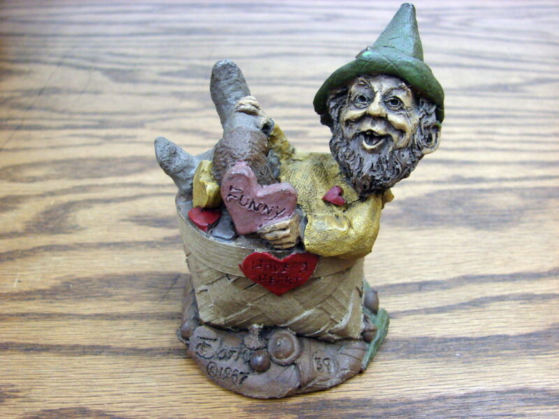 Retired Tom Clark Gnome Funny Pecan Resin Figurine 1987 Cairn Studios, Moose-R-Us.Com Antiques Collectibles Log Cabin Decor