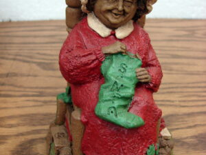 Retired Tom Clark Gnome Mrs Santa Claus Pecan Resin Figurine 1988 Cairn Studios