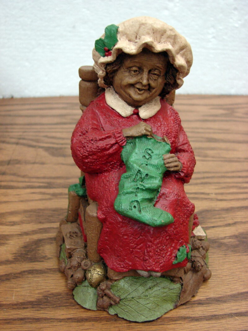 Retired Tom Clark Gnome Mrs Santa Claus Pecan Resin Figurine 1988 Cairn Studios, Moose-R-Us.Com Antiques Collectibles Log Cabin Decor