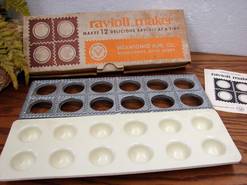 Complete Vintage Vitantonio 2 pc Ravioli Maker Original Box Instructions #512, Moose-R-Us.Com Antiques Collectibles Log Cabin Decor