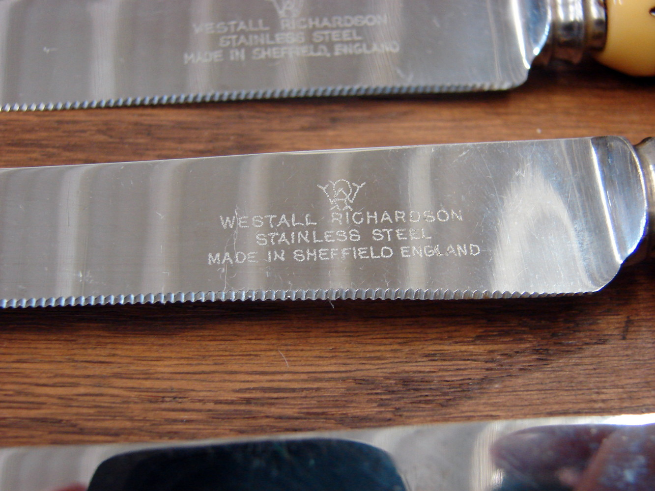 Set/6 Vintage Westall Richardson Sheffield England Bakelite Antler Steak Knives - Image 2