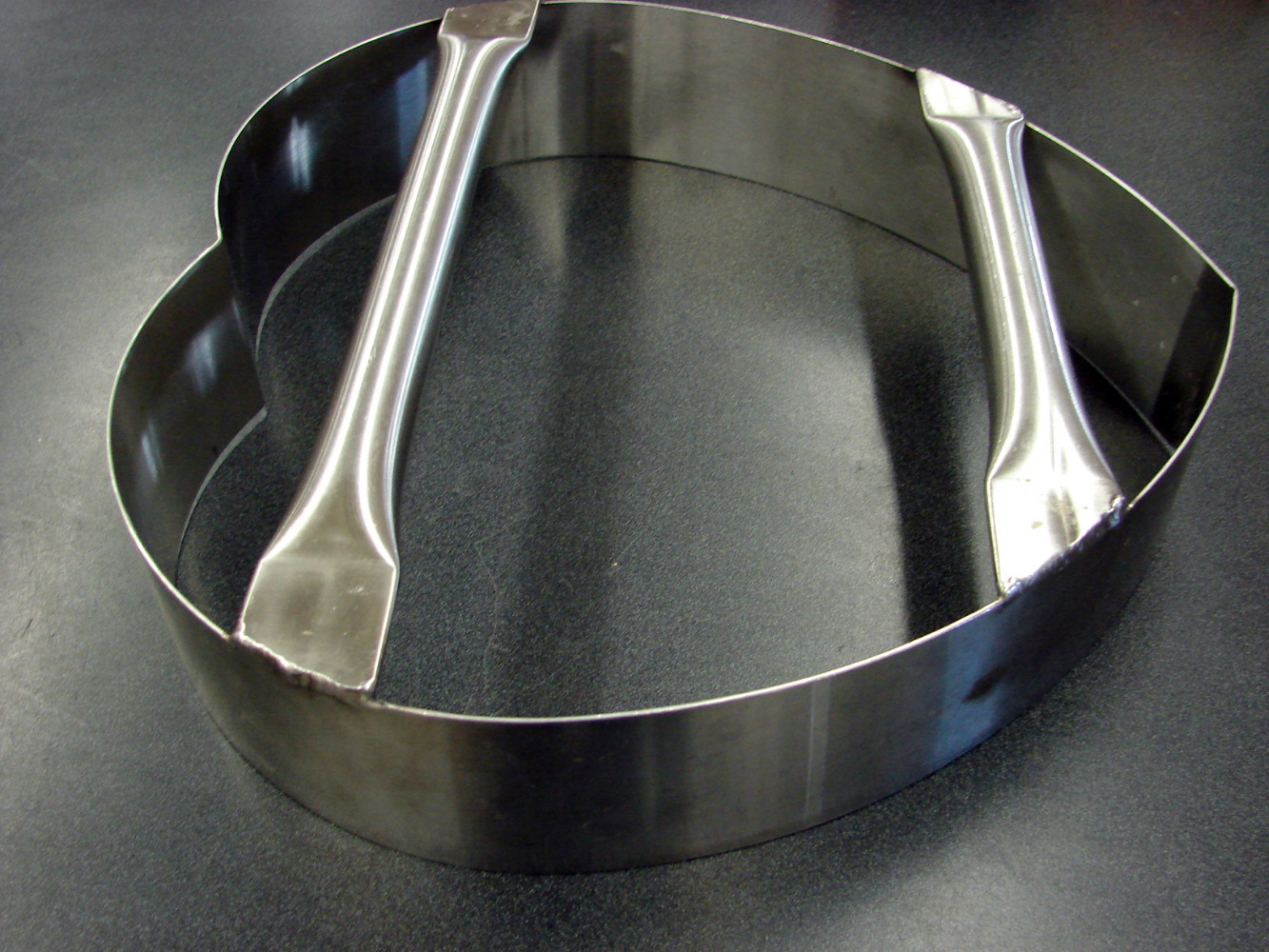 Commercial 14" Stainless Steel Dough Cutting Heart Cookie Pizza Cake Cutter - Image 2