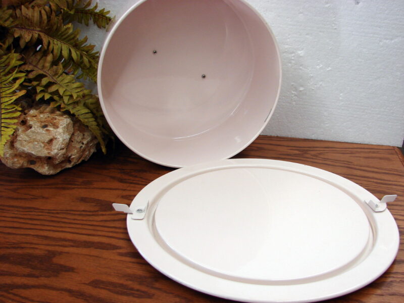 Like New Retired Cake Boss Metal Locking Cake Carrier Want Another Piece? - Image 2