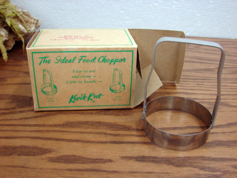 Vintage Kwik Kut Ideal Food Chopper Biscuit Cutter Plain Edge Green Box
