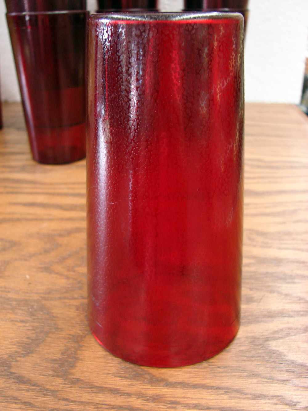 Set/49 Used Red Pebble Plastic 16 oz Restaurant Tumbler Glasses Thunder Group PLTHTB016R - Image 2