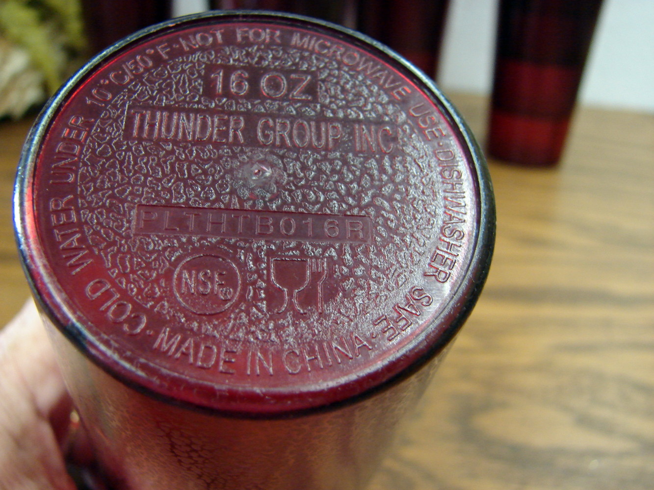 Set/49 Used Red Pebble Plastic 16 oz Restaurant Tumbler Glasses Thunder Group PLTHTB016R - Image 3