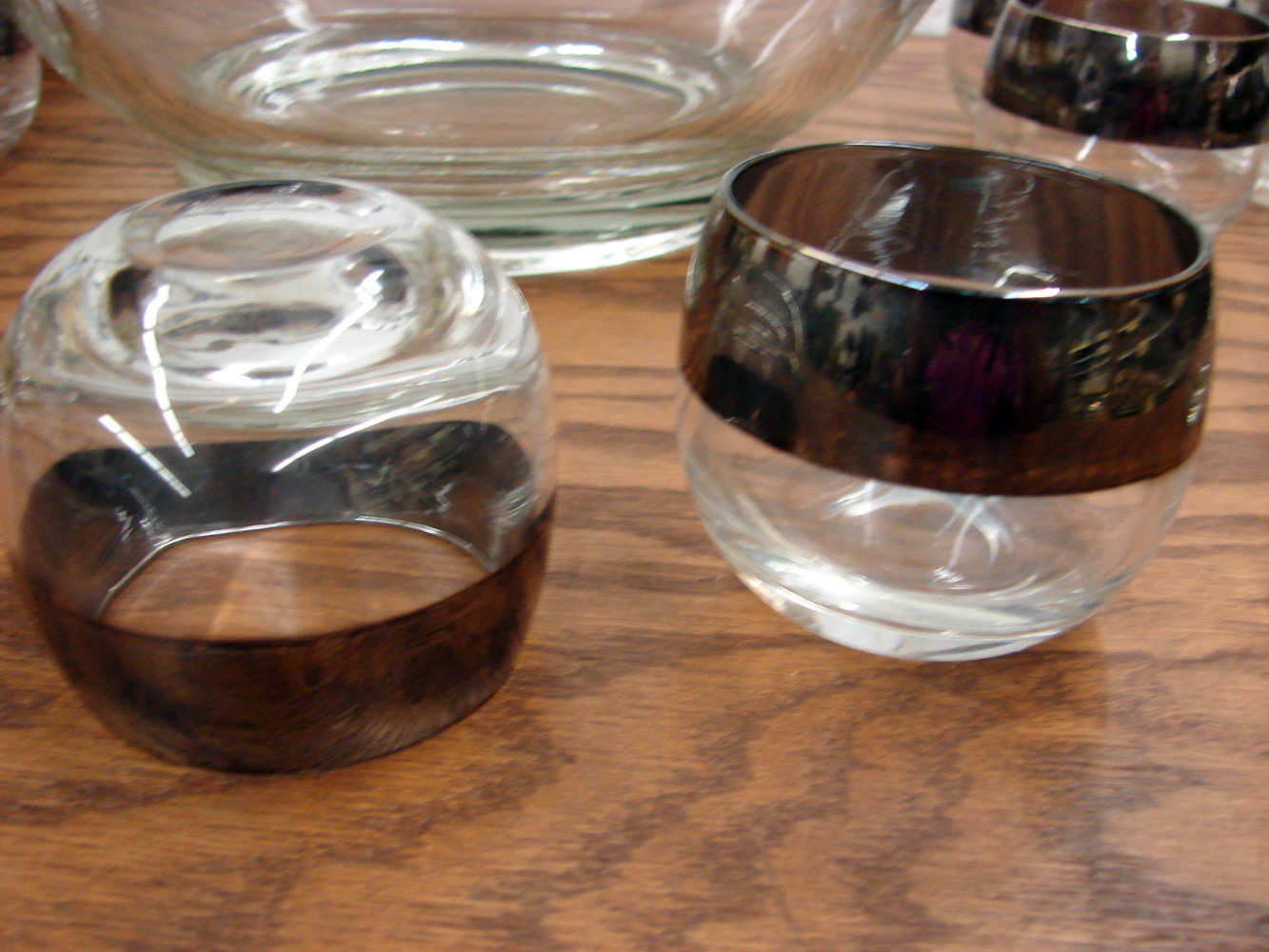 Vintage Dorothy Thorpe Silver Band Punch Bowl Set with 12 Roly Poly Cups - Image 3