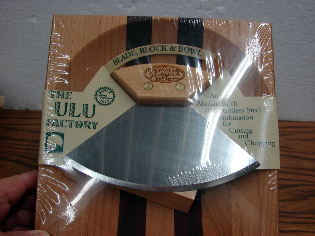 Brand New Ulu Factory Alaska Birch Chopping Bowl Block w/ ULU Knife Stand