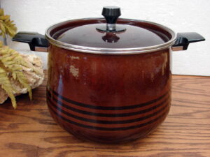 Vintage West Bend Lazy Day Slo-Cooker Slow Cooker Pot and Lid Only