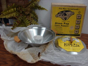 Brand New Vintage MCM Aluminum Space Ship Atom Pop  Popcorn Popper in Box