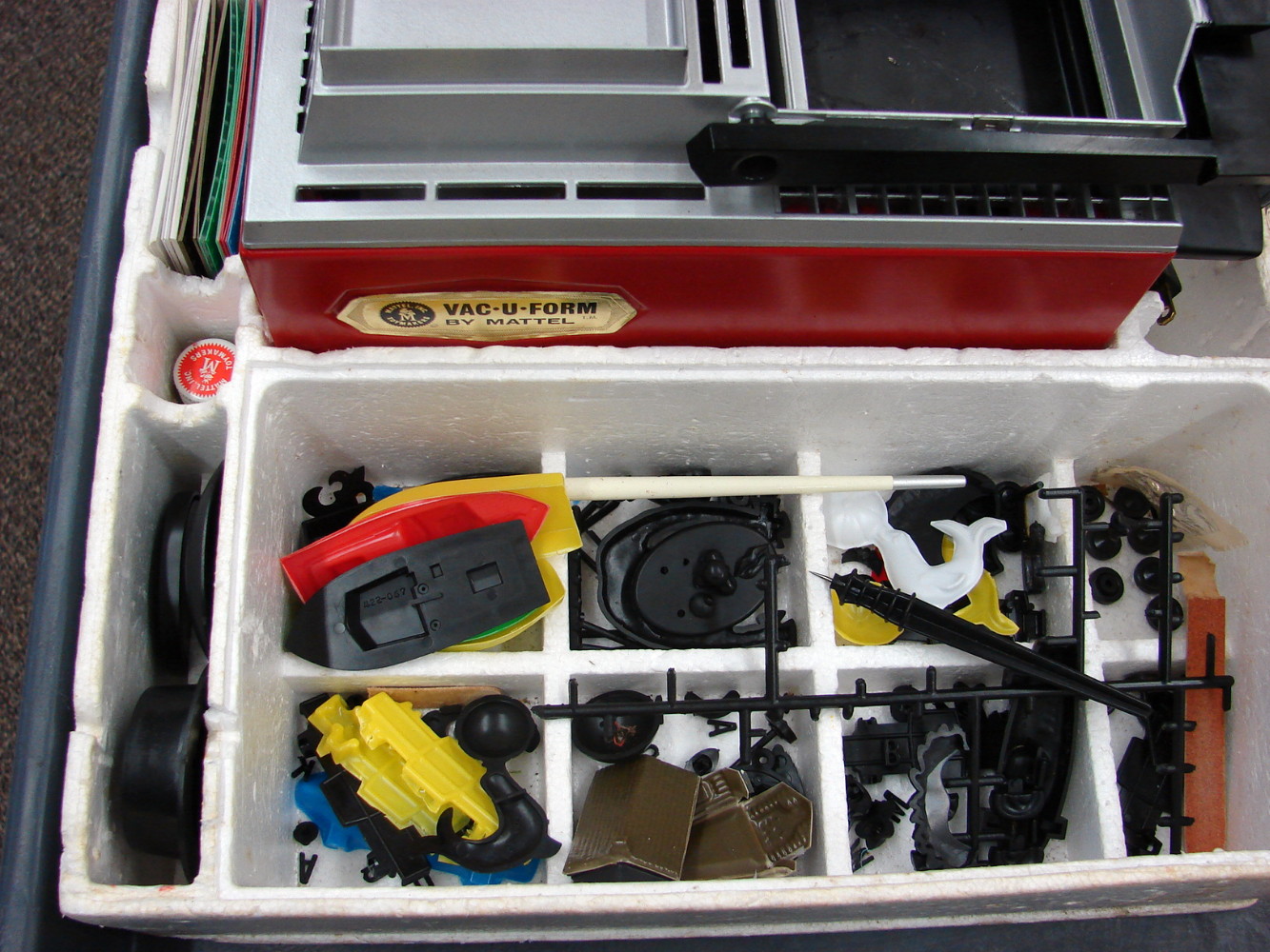 Vintage Mattel 1962 VAC-U-FORM Plastics Toy Tested Working - Image 2