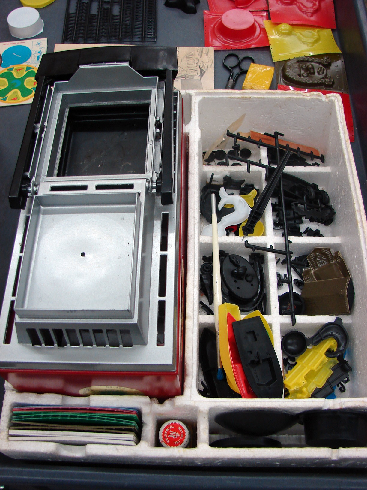 Vintage Mattel 1962 VAC-U-FORM Plastics Toy Tested Working - Image 4