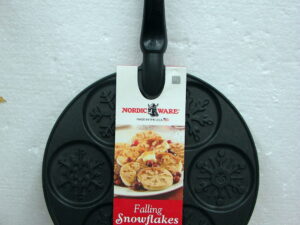 Nordic Ware Falling Snowflakes Silver Dollar Pancake Pan Heavy Cast Aluminum