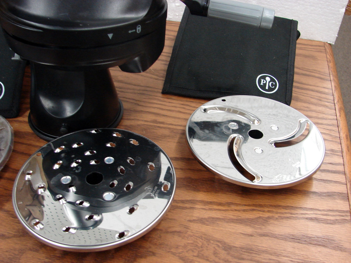 Retired Pampered Chef Multi Grater Slicer Shredder 4 Blades #1527 - Image 2