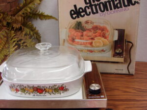 Brand New Vintage Corning Ware Spice of Life Electromatic Table Range Casserole w/ Lid