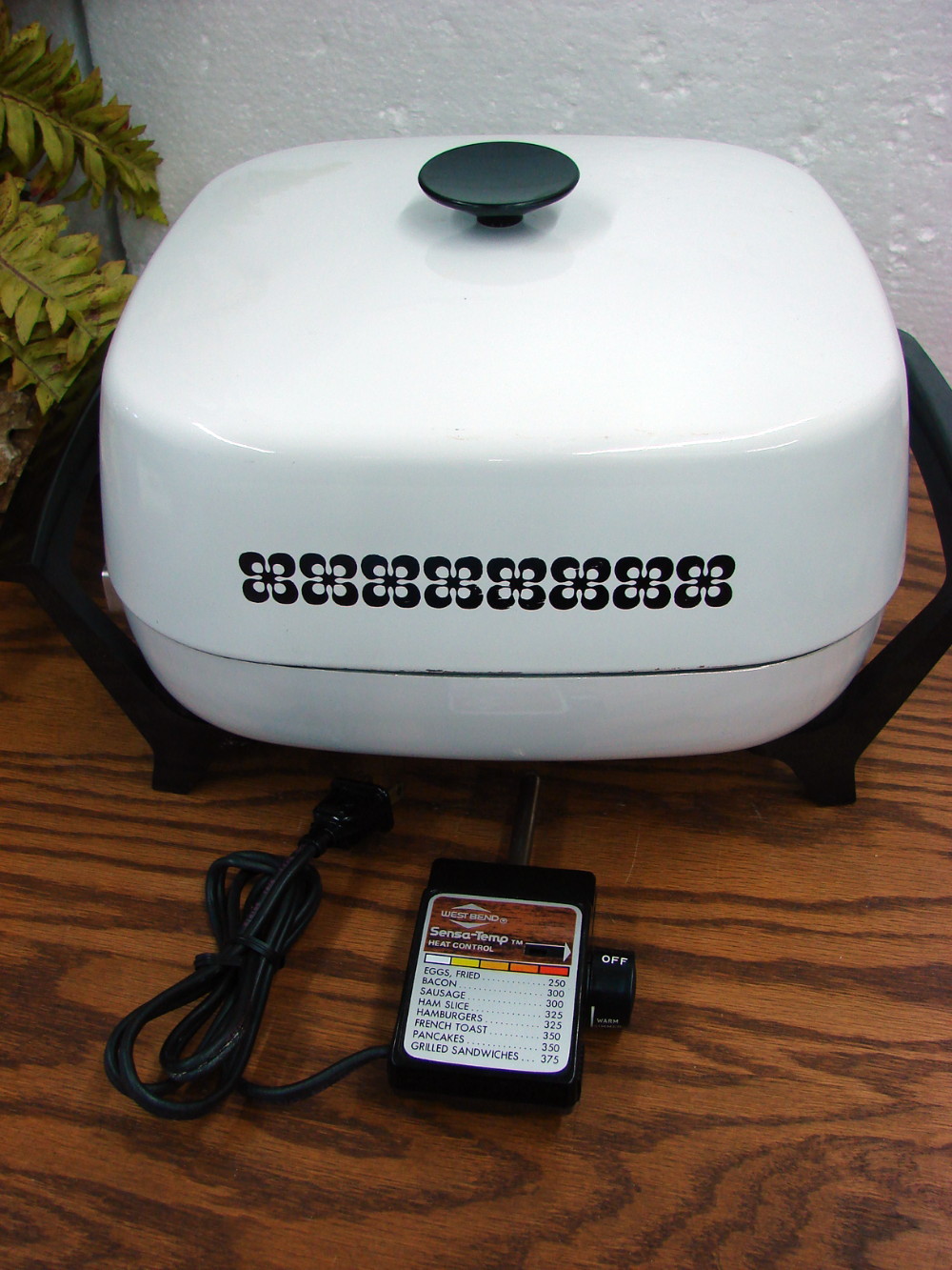 Vintage West Bend Electric Skillet Chicken Fryer White Square Tested