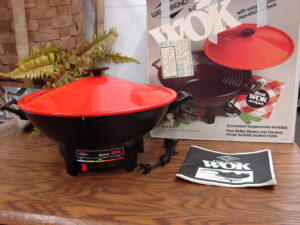 Vintage West Bend Non-Stick 6-Quart Electric Wok Skillet Grill Model #79525 w/ Box