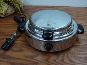 Vintage Chrome Art Deco Kenmore Waffle Maker #307-64602 Tested Working