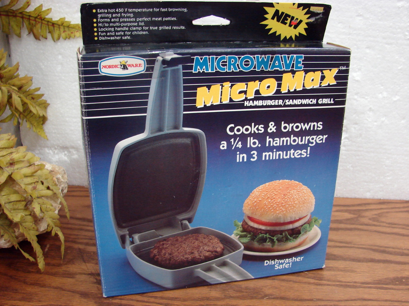 Brand New Vintage Nordic Ware Micro Max Fast Hamburger Sandwich Microwave Browning Cooking