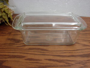 Vintage PYREX Loaf Pan w/ Lid Clear #215 9 x 5 x 3  Nice!