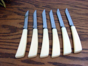 Vintage Quikut 6 Pc Ivory Steak Knives Bakelite Handles Knife Set