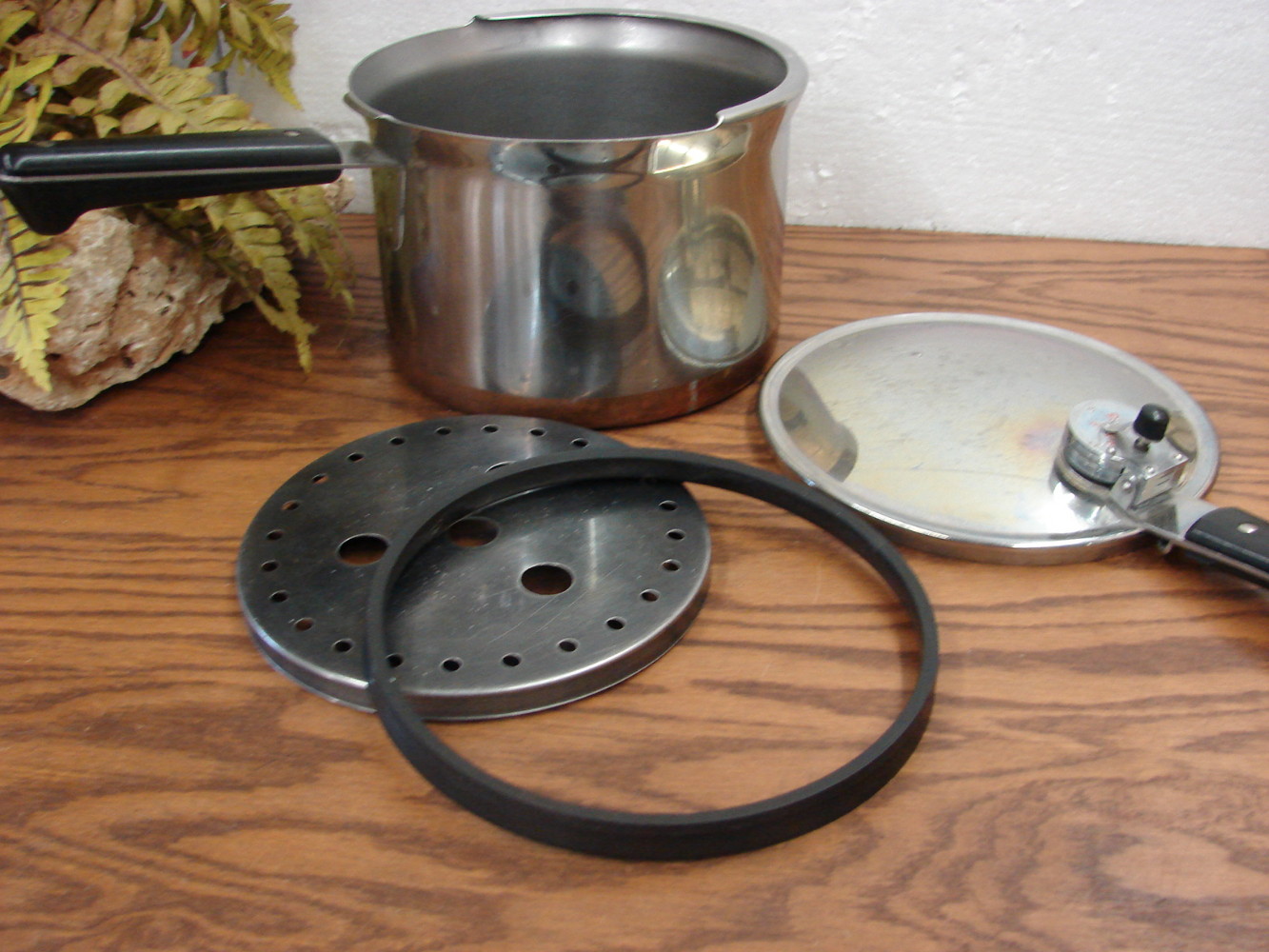 Complete Vintage Copper Bottom Revere Ware 4 Qt Pressure Cooker - Image 8