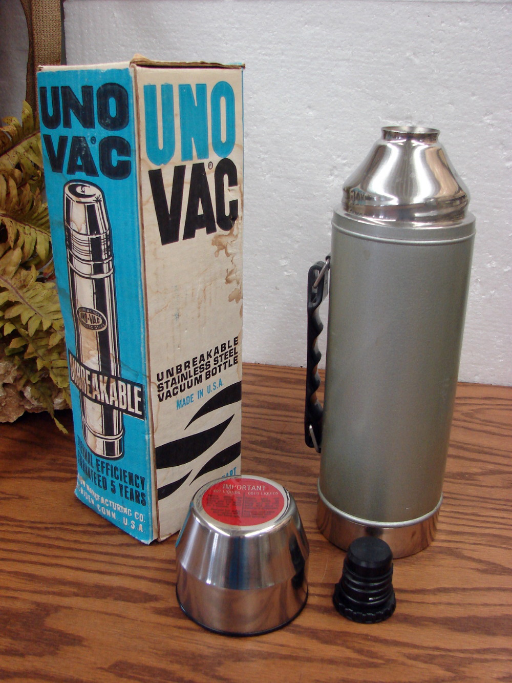 Like New Vintage Uno Vac Unbreakable Stainless Steel 1 Quart Vacuum Bottle Thermos w/ Box - Image 2