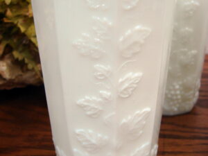 One Vintage Westmoreland Milk Glass Panel Grape Vine Ice Tea Glass