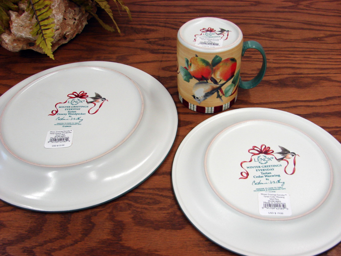 Brand New in Box Lenox Winter Greetings Everyday Backyard Birds 12 Piece Set Serving for Four - Image 4