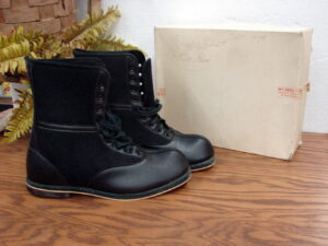 Vintage Mens Size 9 Wool Felt Lace Up Dress Boots Step-A-Long Soles in Original Box