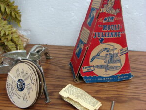 Brand New Vintage Mouli-Julienne Grater 3 Drum Heads Shredder Slicer Original Box