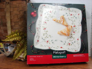 Brand New Pfaltzgraff Winterberry 18" Square Platter in Original Box