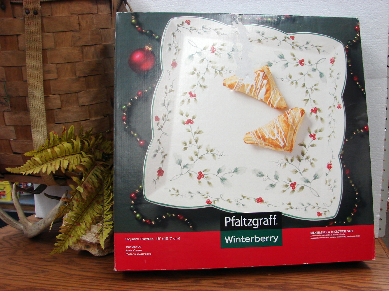 Brand New Pfaltzgraff Winterberry 18" Square Platter in Original Box