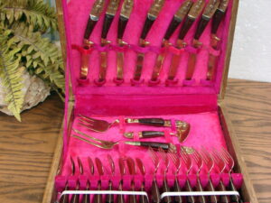 Vintage 29 pc Thailand Brass Siam Service for 8 Wooden Case Rosewood Handles