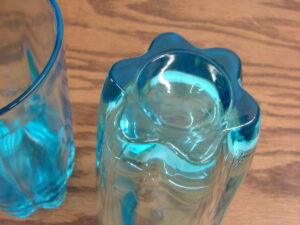Set/2 Vintage MCM Blue Aqua 6" Highball Glass w/ 6 Petal Bottoms