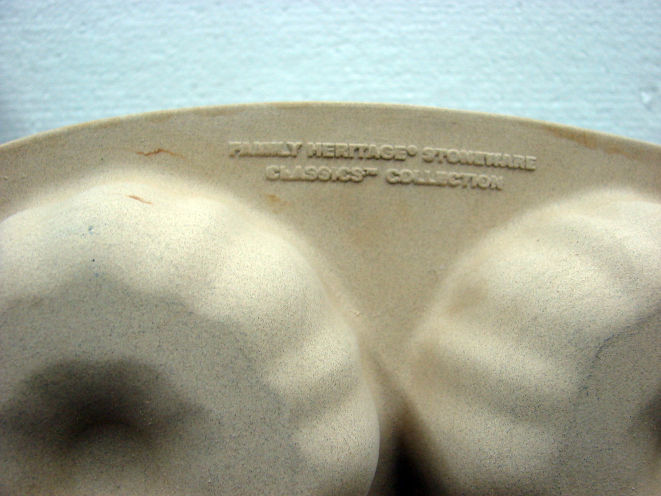 Pampered Chef Family Heritage Stoneware 6 Fluted Mini Bundt Cake Pan - Image 2