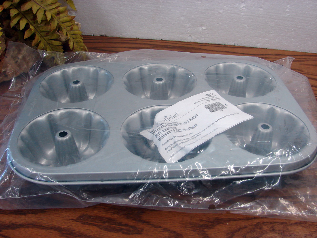 Brand New Pampered Chef #1602 Mini Bundt Cake Pan Turquoise Blue Carbon Steel - Image 2