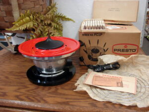Like New Retro Atomic Presto Automatic Fondue Original Box Forks FC1P