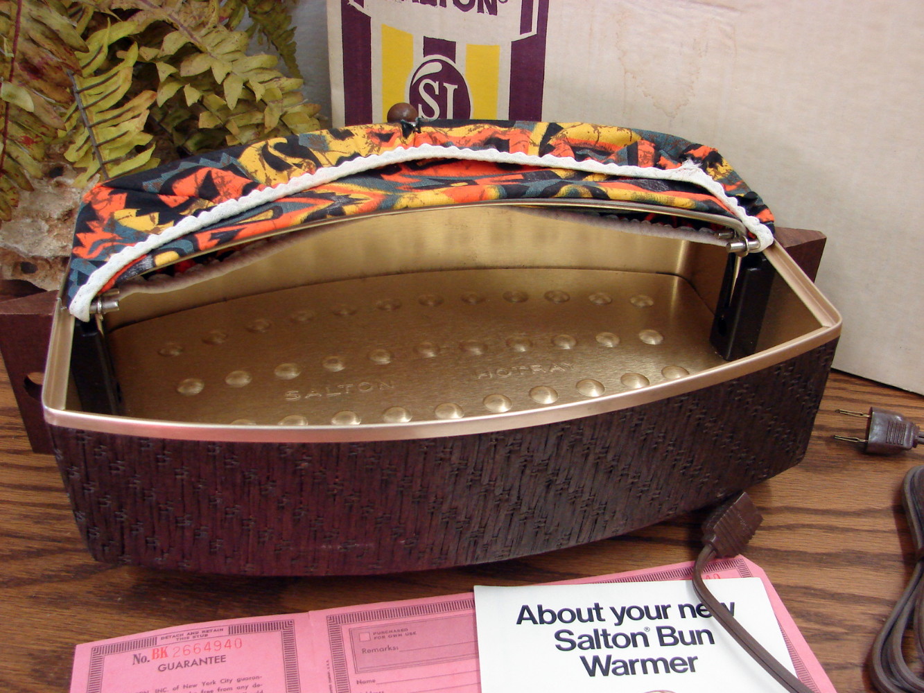 Brand New Vintage MCM Salton Hotray WB-5 Electric Bread Bun Warmer Aztec Cloth Lid - Image 2