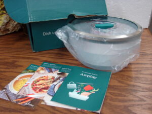 Brand New Anyday Glass Microwave Cookware Large Deep 2 Quart Dish w/ Lid in Box Recipes