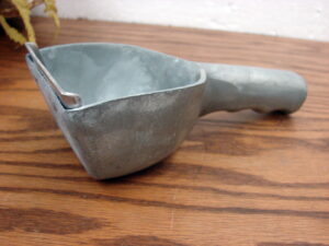 Vintage Handheld Old School Pot Metal Ice Block Shaver Scraper for Freezers Ice Boxes