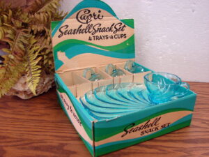 Boxed Set/4 Vintage Hazel Atlas Capri Colonial Blue Aqua Seashell Snack Plates and Cups