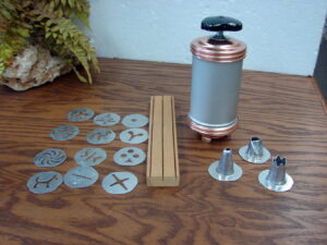 Vintage Mirro #358 Spritz Cookie Cooky Press Fat Reservoir Copper Accents Wood Block Storage