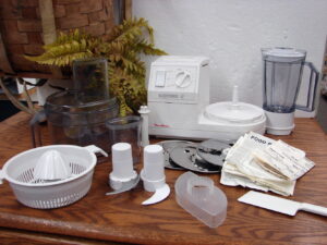 Moulinex Electric Food Processor Blender Juicer #891 w/ Attachments Tested